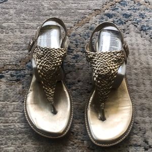 Arturo Chiang Gold Sandals Sz 8 1/2